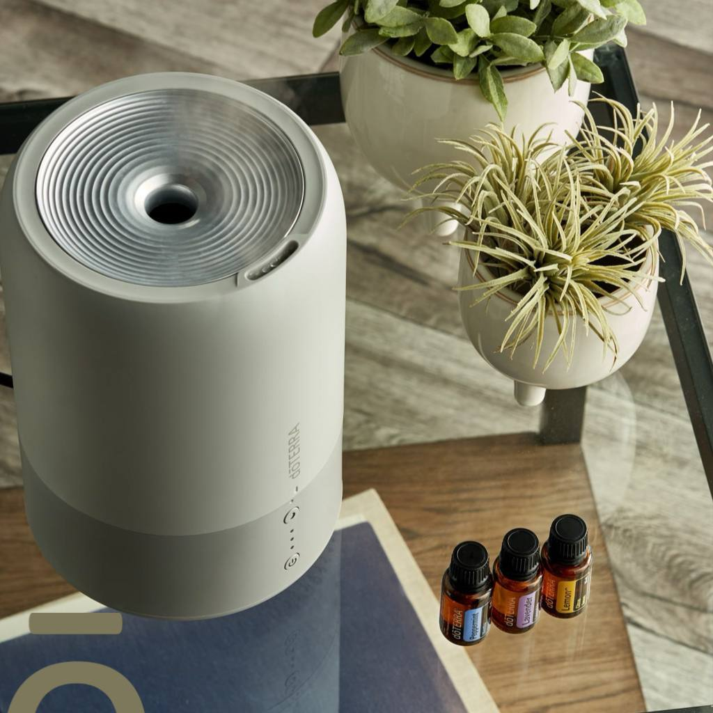 Эфирные масла и ароматический диффузор с функцией увлажнителя от доТерра. www.doterra.com