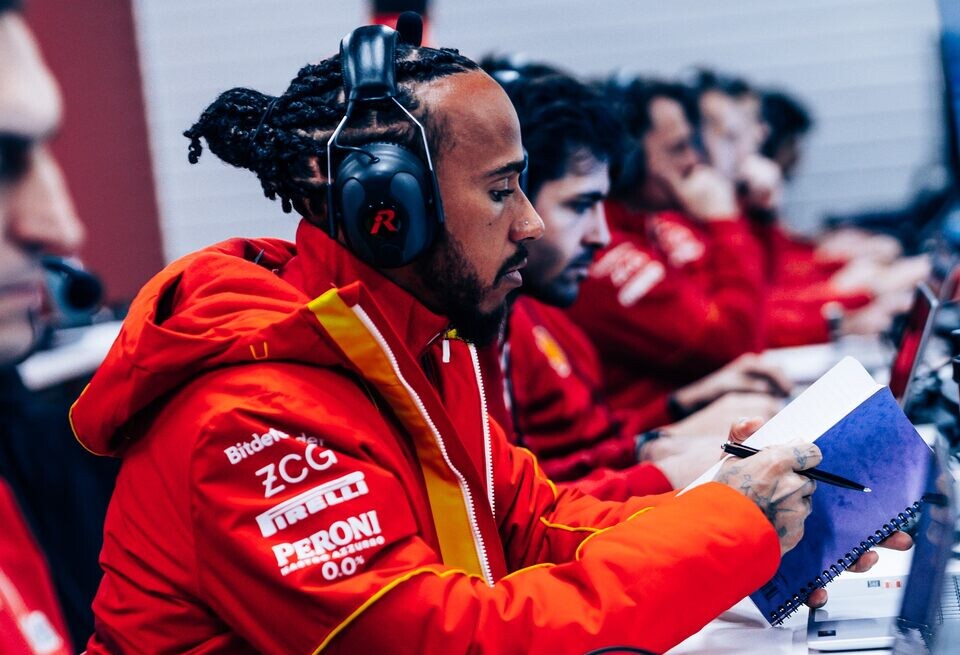    Источник: Причиной аварии Льюиса Хэмилтона стала кочка на асфальтеFerrari