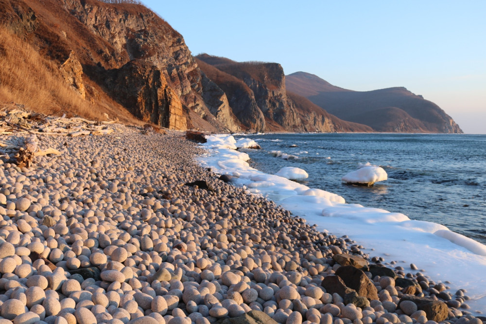 Мыс Мосолова. Пляж "Икра Абрека"