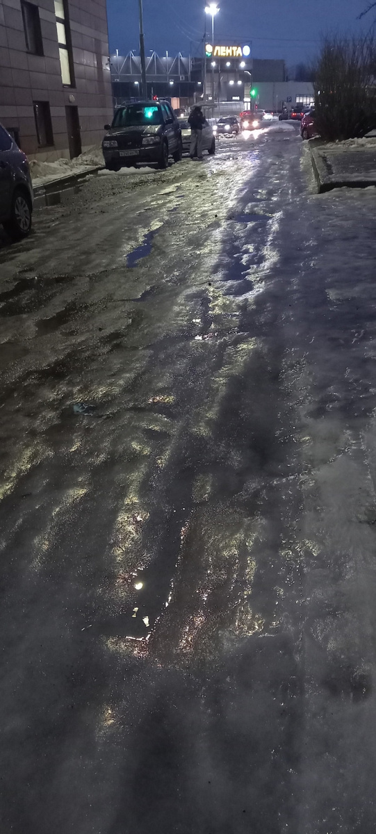    Улица в Петрозаводске превратилась в опасный катокПодслушано в ПТЗ | Петрозаводск / ВК
