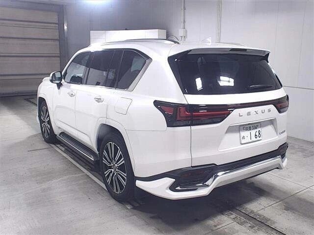 Lexus LX600
