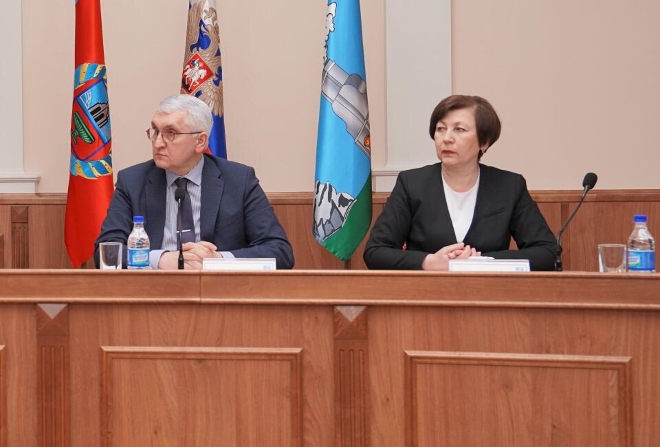    Итоговое заседание комиссии по конкурсу на пост главы Барнаула. Источник: duma-barnaul.ru