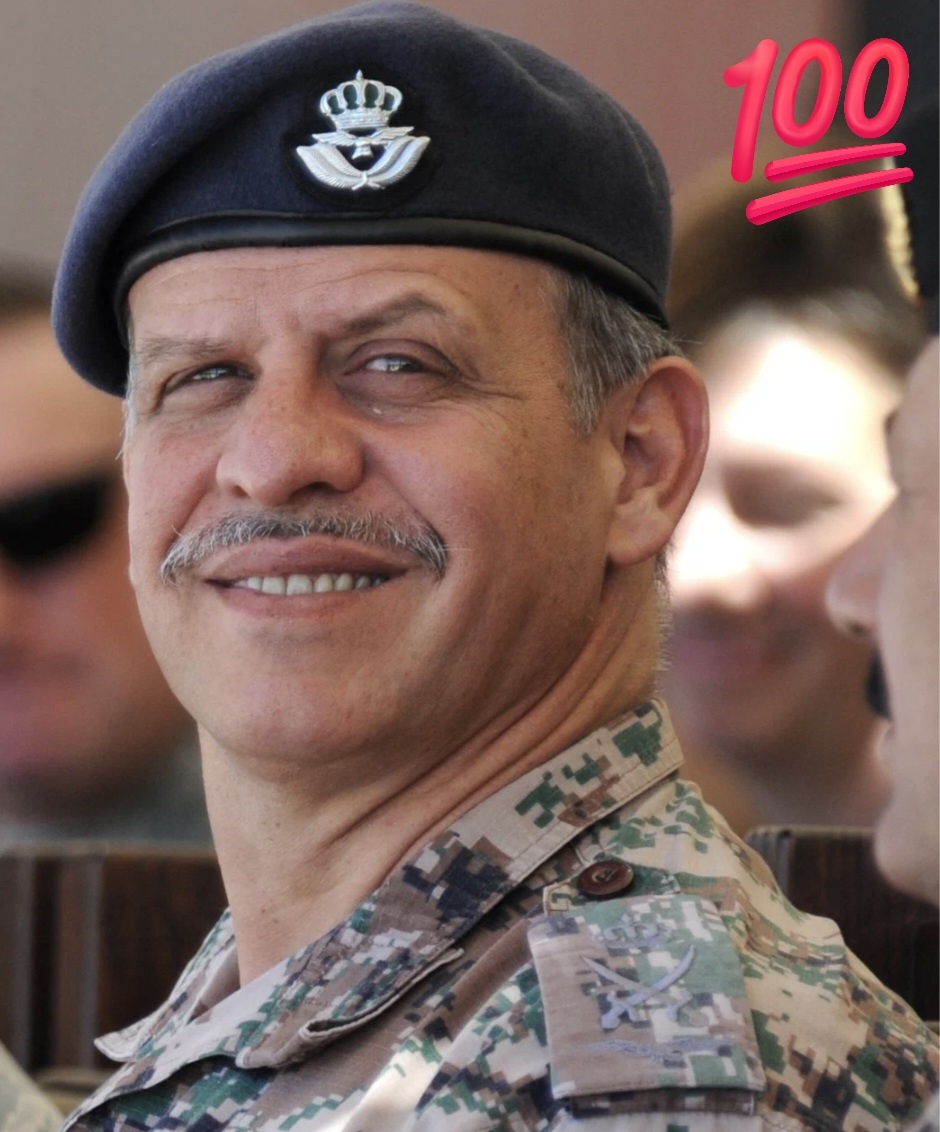 Ух ты, какой бравый офицер, с ним нам по пути 🤝