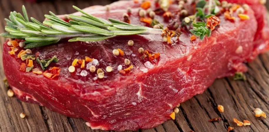 Для правильного приготовления стейка из мраморной говядины важны ингредиенты