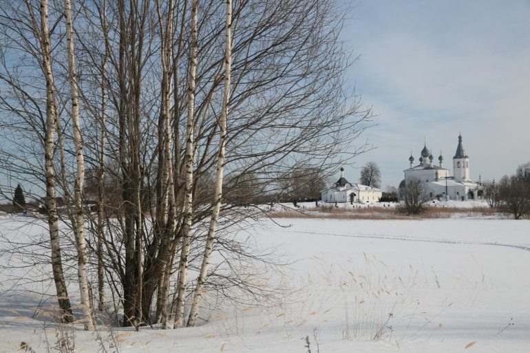 10 самых зимних фотографий храмов России