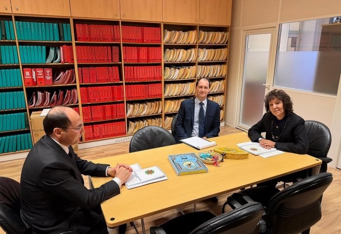 Посол Туркменистана во Франции и Монако Максат Чарыев и директор департамента дипломатических и консульских отношений Монако Мари-Катрин Карузо-Равера, 29 января 2025 года, Париж, Франция (Фото: Посольство Туркменистана во Франции)