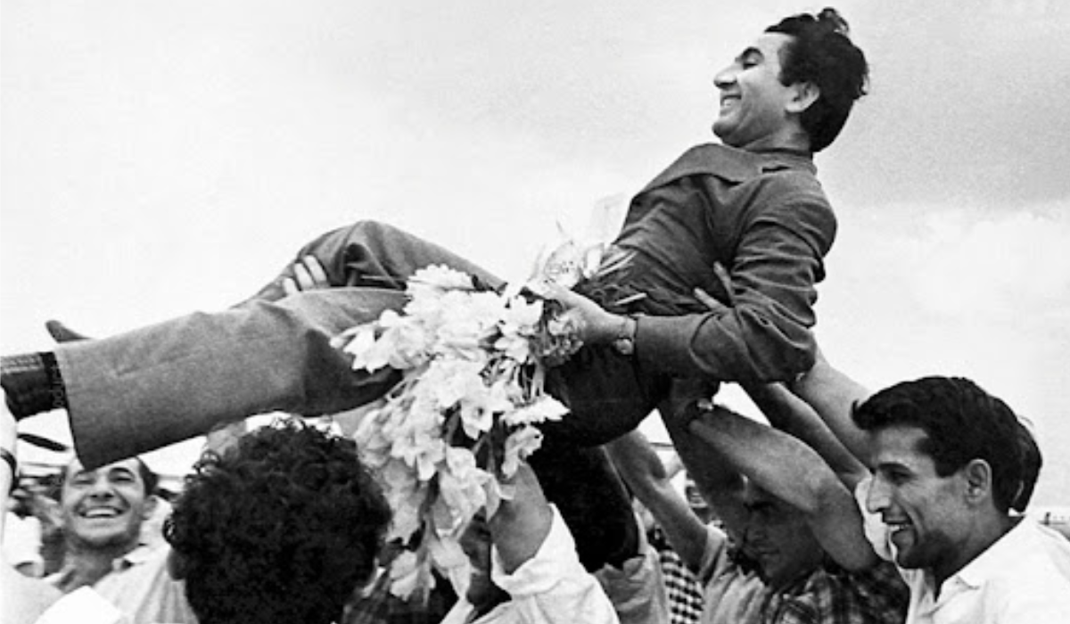 Встреча Тиграна Петросяна с болельщиками в Ереване, источник: daily.afisha.ru