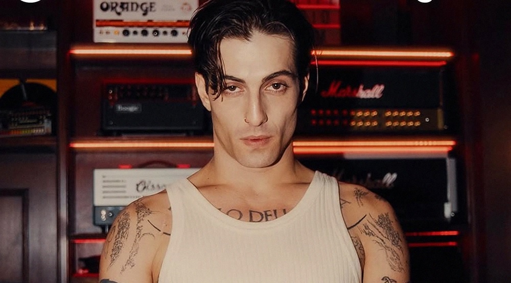     Дамиано Давид / Обложка сингла «Nothing Breaks Like a Heart»