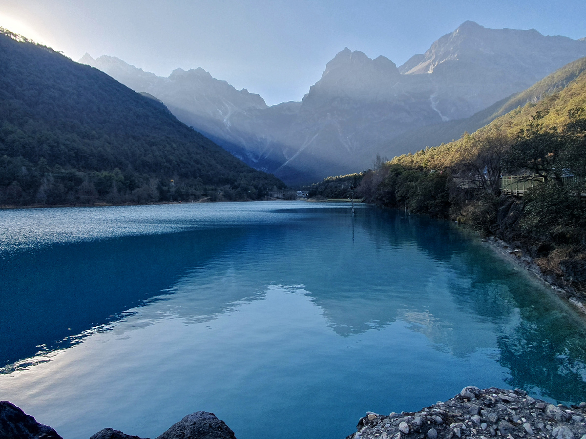 蓝月谷  ака  Blue Moon valley