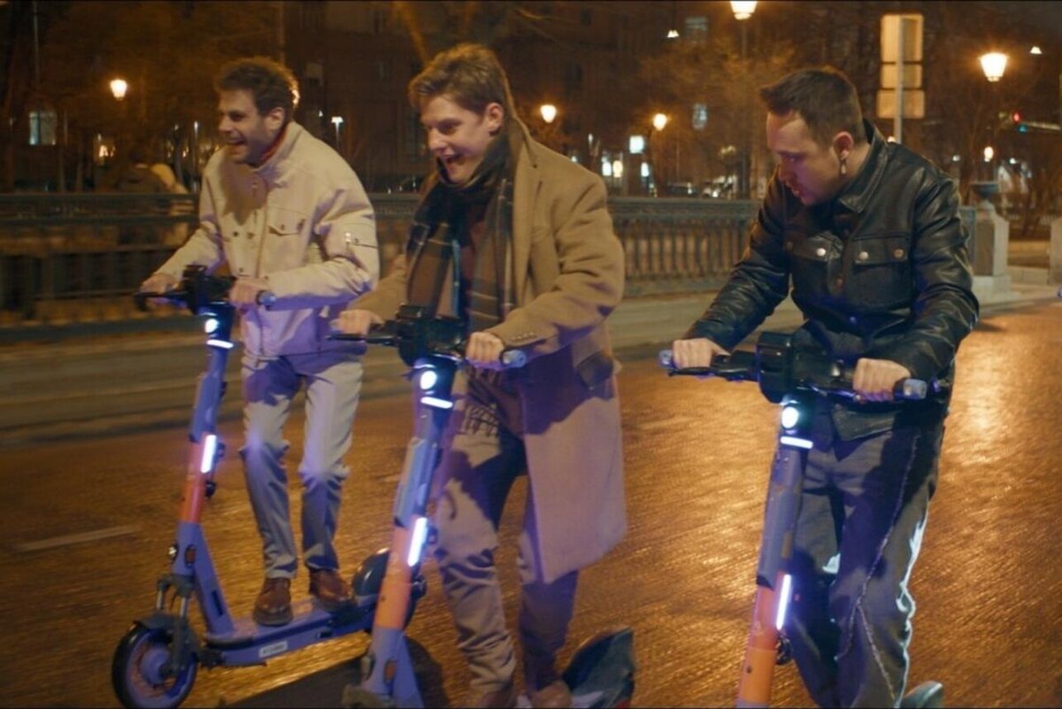 «По барам». Фото: кадр из фильма