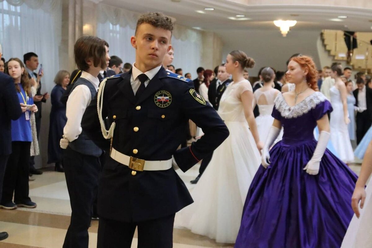 Скем, с кем? С ба...рышнями