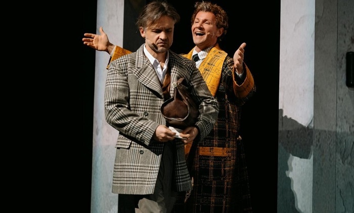    Розенбаум аплодировал ему стоя!