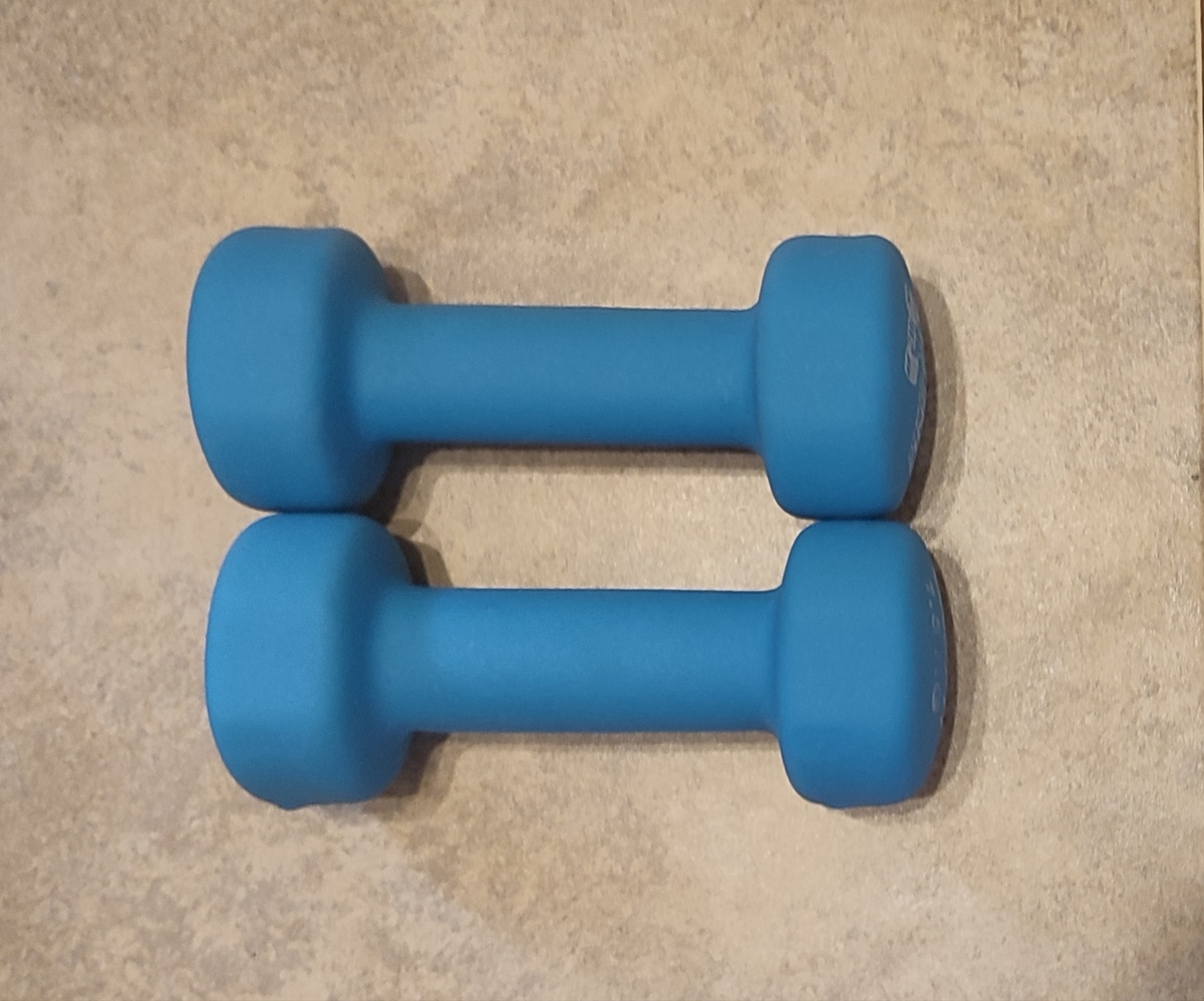 Гантели даже есть