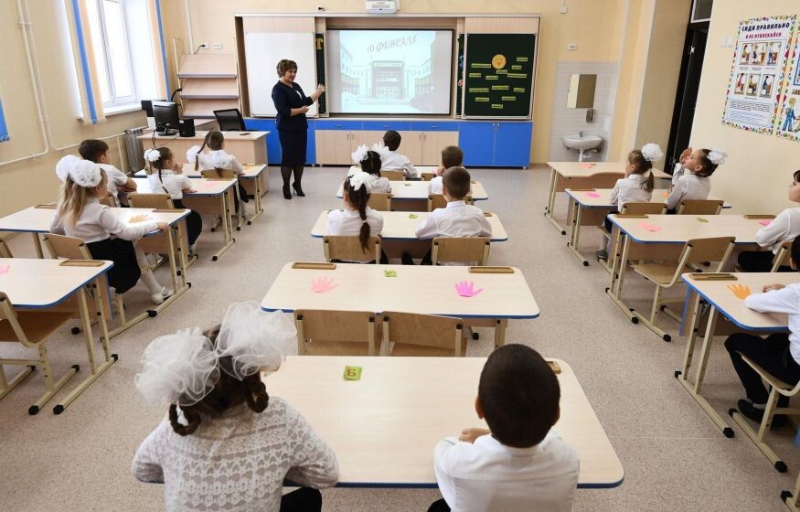    В Госдуме предложили разрешить детям менять паспортные данные: причина