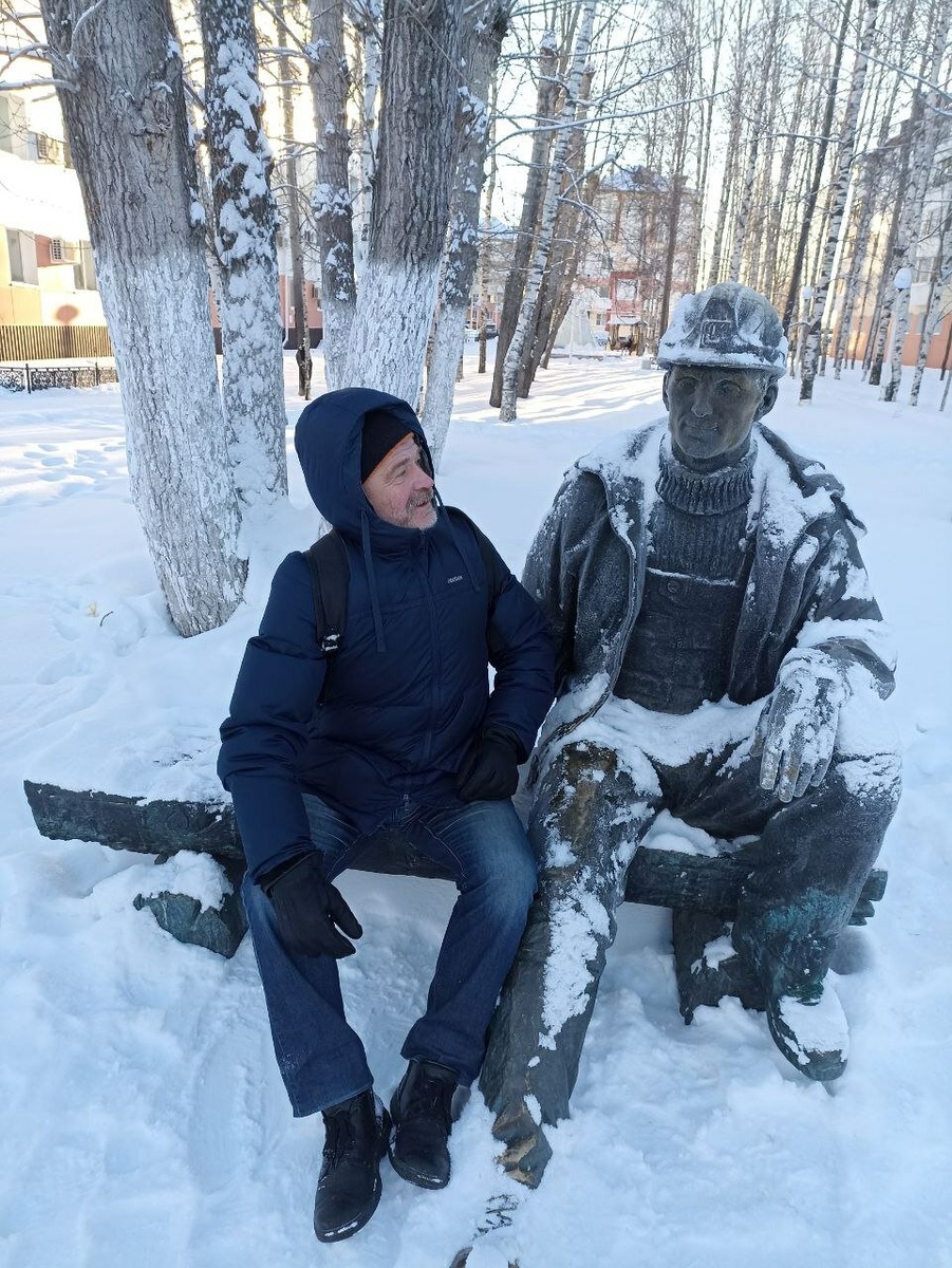 В Урае немало различных тематических скульптур