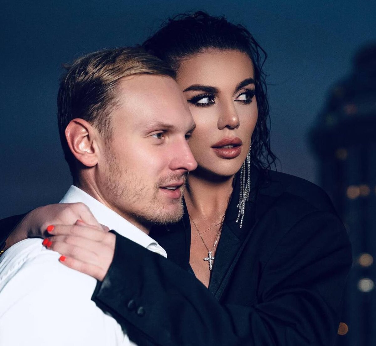 Анна Седокова и Янис Тимма. Социальные сети