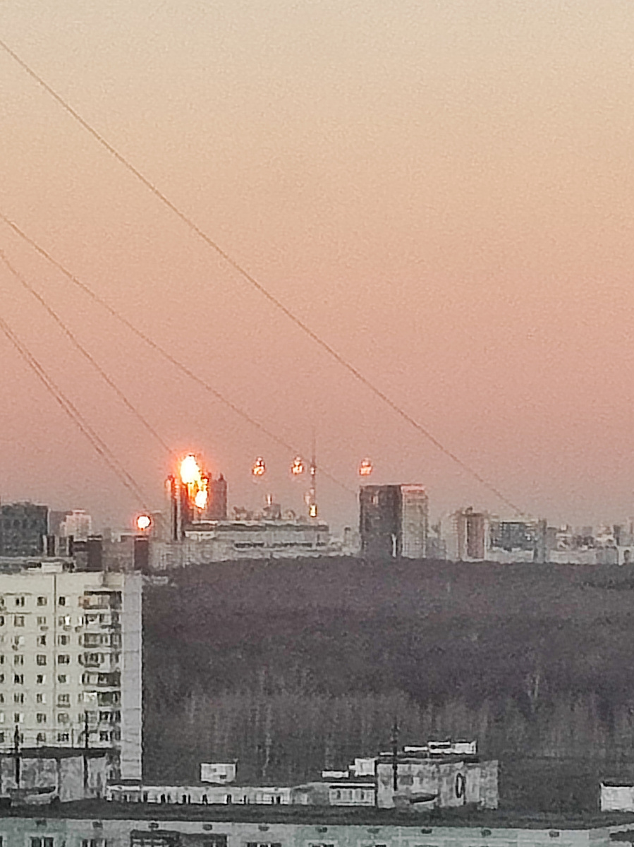 Просто фото из окна. Огни Газпрома)