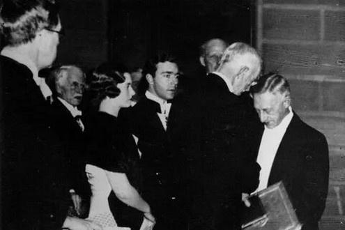 Иван Алексеевич Бунин на вручении ему Нобелевской премии. Фото из открытых источников