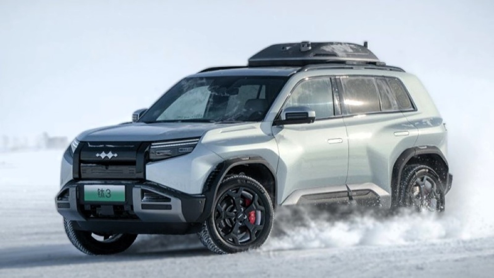 На фото: Электромобиль BYD Leopard «Titanium 3»