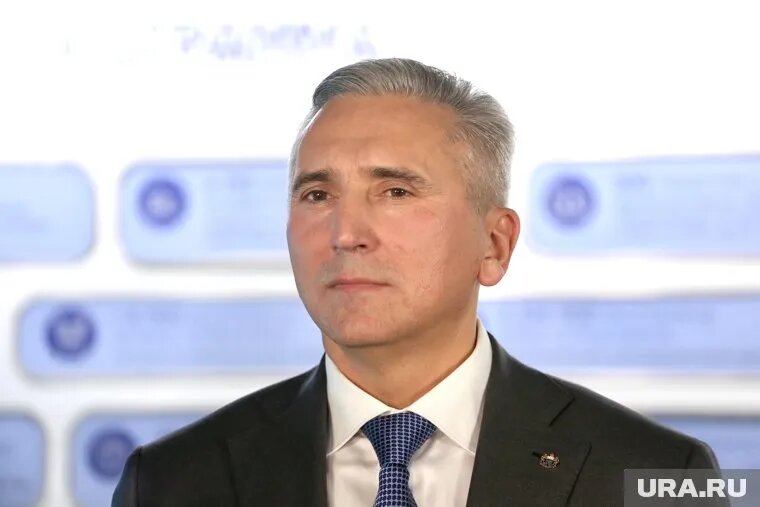 Александр Моор встретился с ветеранами Великой Отечественной войны. Фото: Денис Моргунов © URA.RU