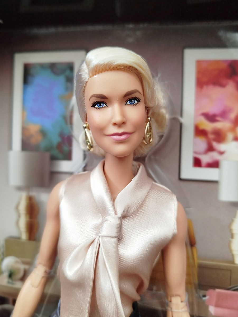 Портретка Ребекки Уэлтон из сериала "Тед Лассо" Barbie Signature Ted Lasso Collectible Doll, Rebecca Welton