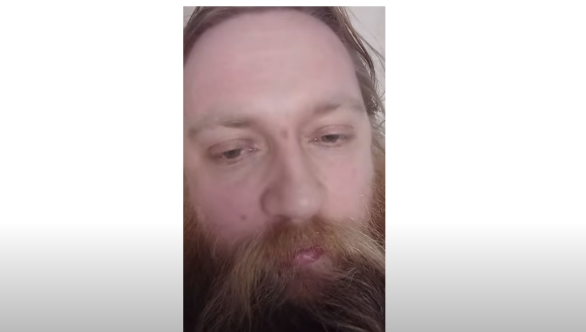 Евгений Тепляков рассказывает о спортивной школе, скрин автора канала