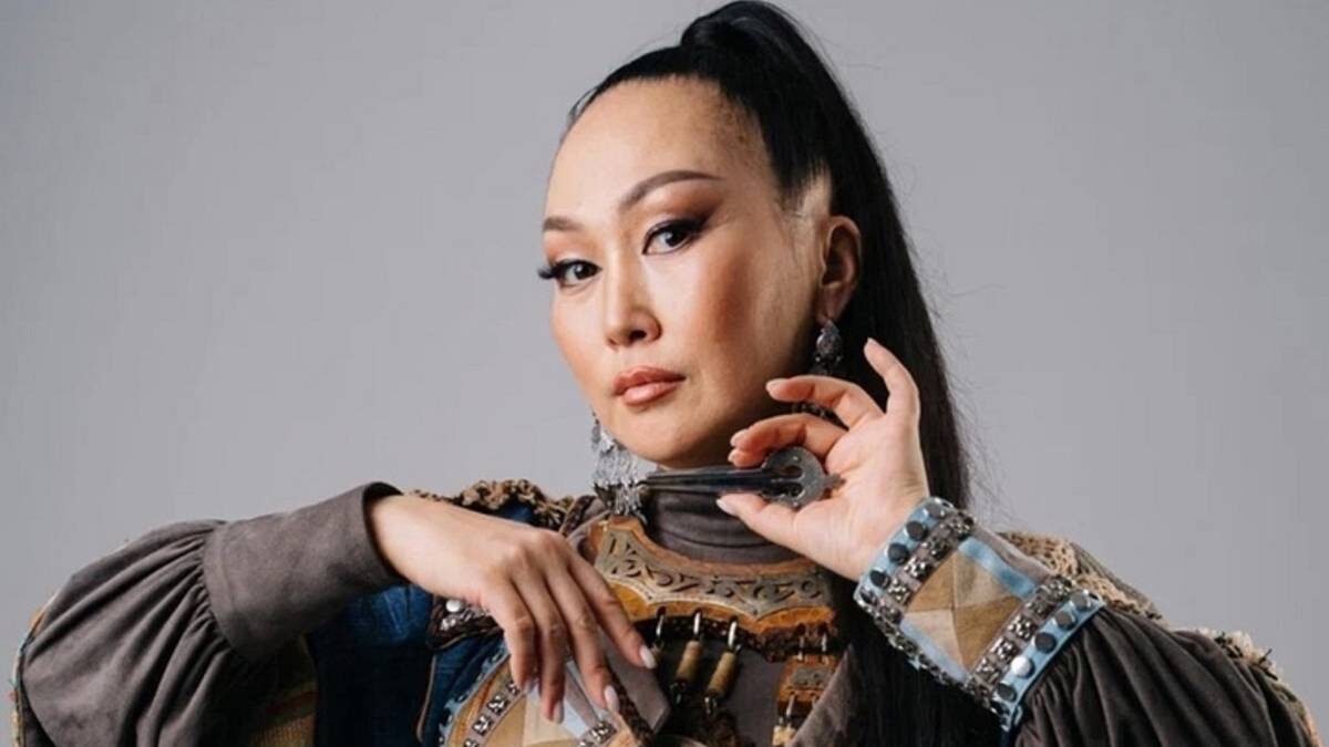    Певица и музыкант Юлияна Кривошапкина знакомит зрителей по всему миру с культурой народа саха / Фото: Соцсети