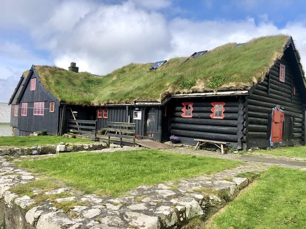 «Kirkjubøargarður»- один из старейших деревянных домов