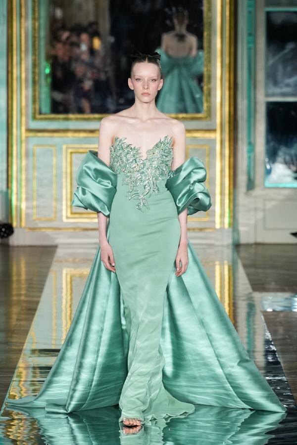 Haute Couture весна-лето 2025 от Zuhair Murad на Неделе высокой моды в Париже SS25 (29 января 2025 г.).