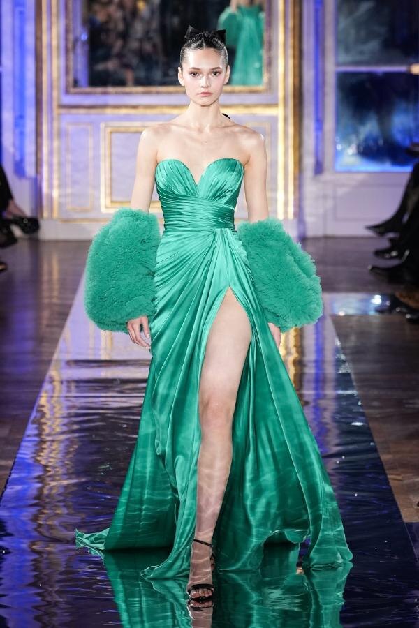 Haute Couture весна-лето 2025 от Zuhair Murad на Неделе высокой моды в Париже SS25 (29 января 2025 г.).