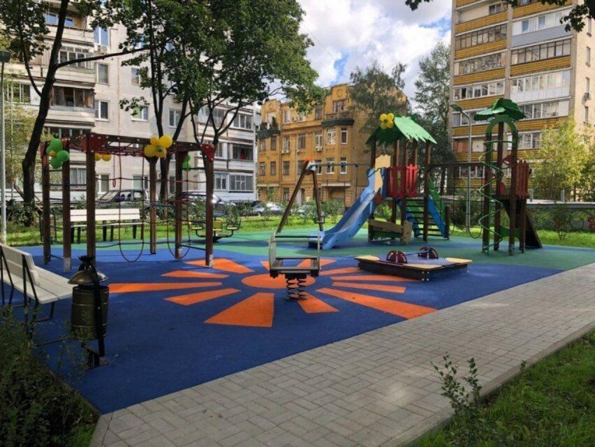 Благоустроенные дворы в столице