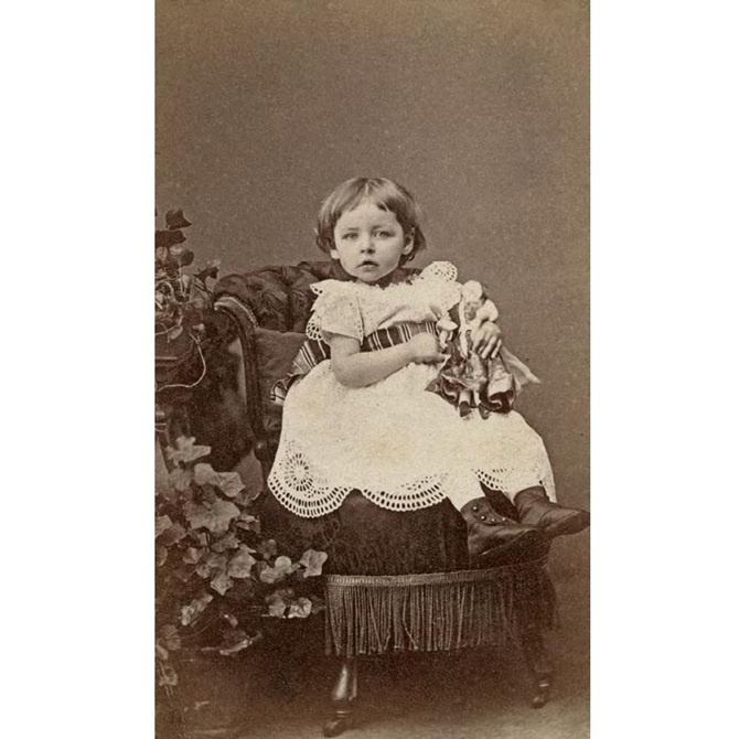 Маша Якунчикова. Фотография 1872 года.Частное собрание