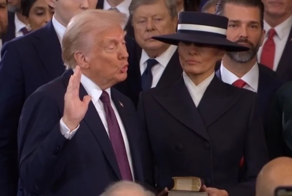    Белый дом может расширить штат стенографистов из-за разговорчивости Трампа