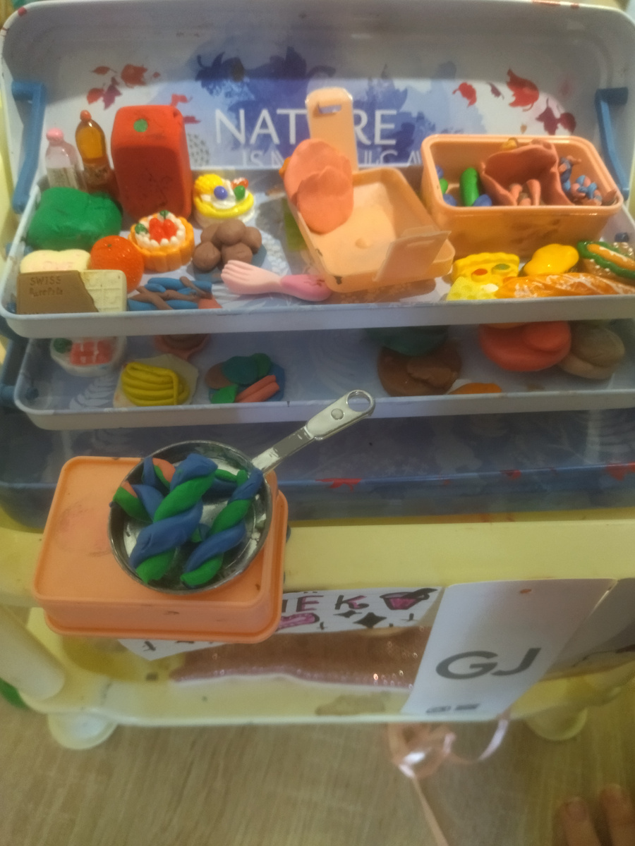 Магазин. Придумала еду/посуду/оформление