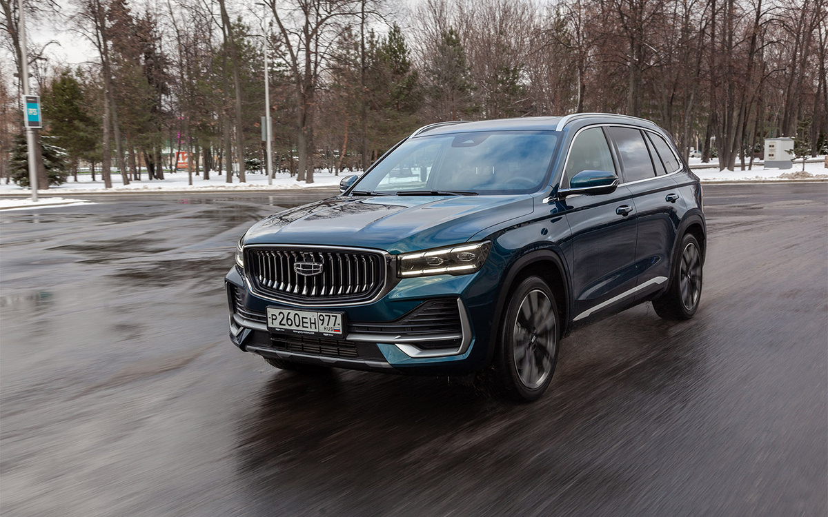 Autonews📷На ходу Geely Monjaro выглядит еще более динамичным и стремительным, чем в статике