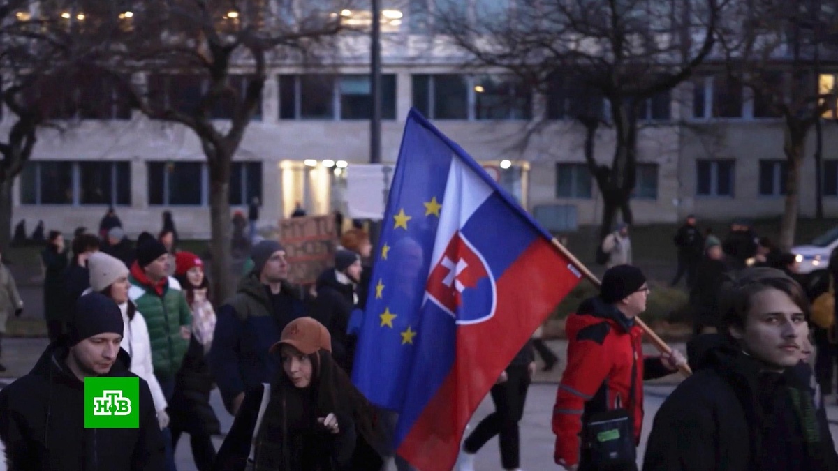    Словакия выразила резкий протест послу Украины    из-за    вмешательства во внутренние дела