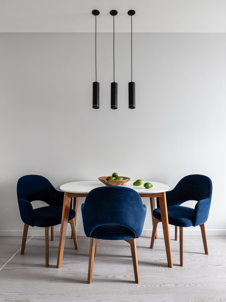 Зона столовой после хоумстейджинга.