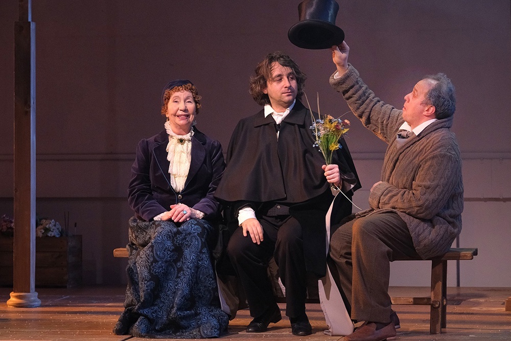    Кроме Пульхерии Ивановны и Афанасия Ивановича на сцену выйдет Писатель - автор, рассказчик и свидетель старосветского Эдема. / Олег Хаимов