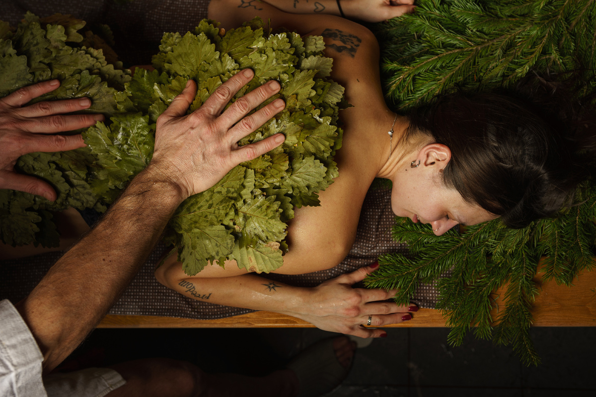 Для банного комплекса "Тимьяновы камни" мы реализовывали и общую маркетинговую стратегию. В рамках нее провели фотосессию. Для сайта, соцсетей, карточки в Яндекс.