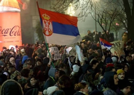    Власти Сербии выполнили все требования бунтарей с майдана