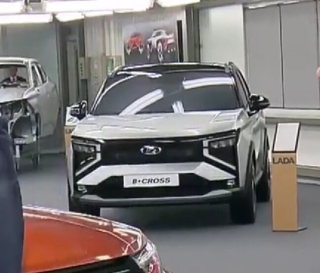 Кроссовер Lada В-Сross. 