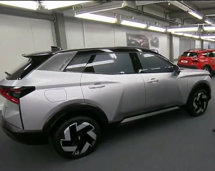 Кроссовер Lada B-Cross. Вид сбоку. 