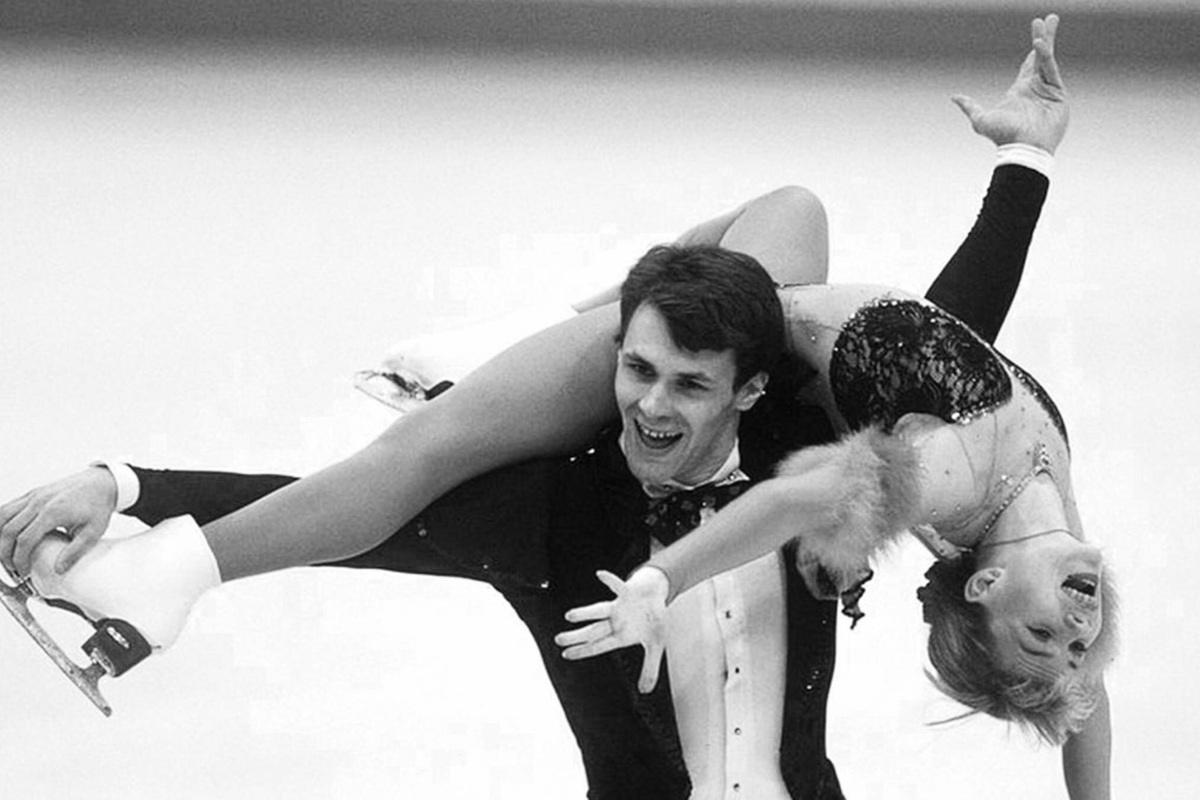     «Находимся в шоковом состоянии, большая боль»: Алексей Мишин и его жена о гибели Шишкова и Наумова в авиакатастрофе