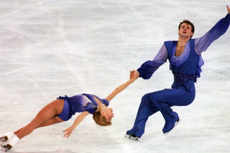    Евгения Шишкова и Вадим Наумов погибли в авиакатастрофеСоцсети