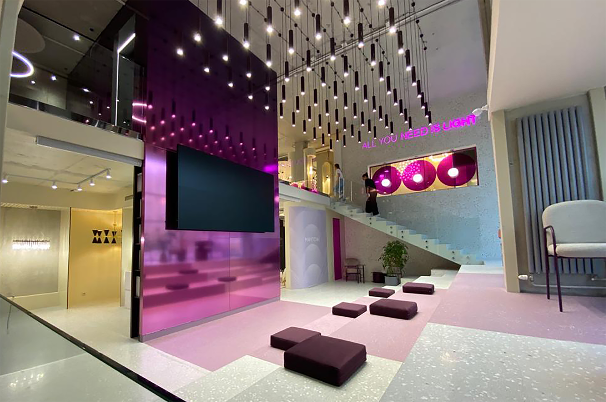 Офис, ул.Мосфильмовская, г. Москва. Комбинация 3 сортов плитки, эффект "Бесшовный"