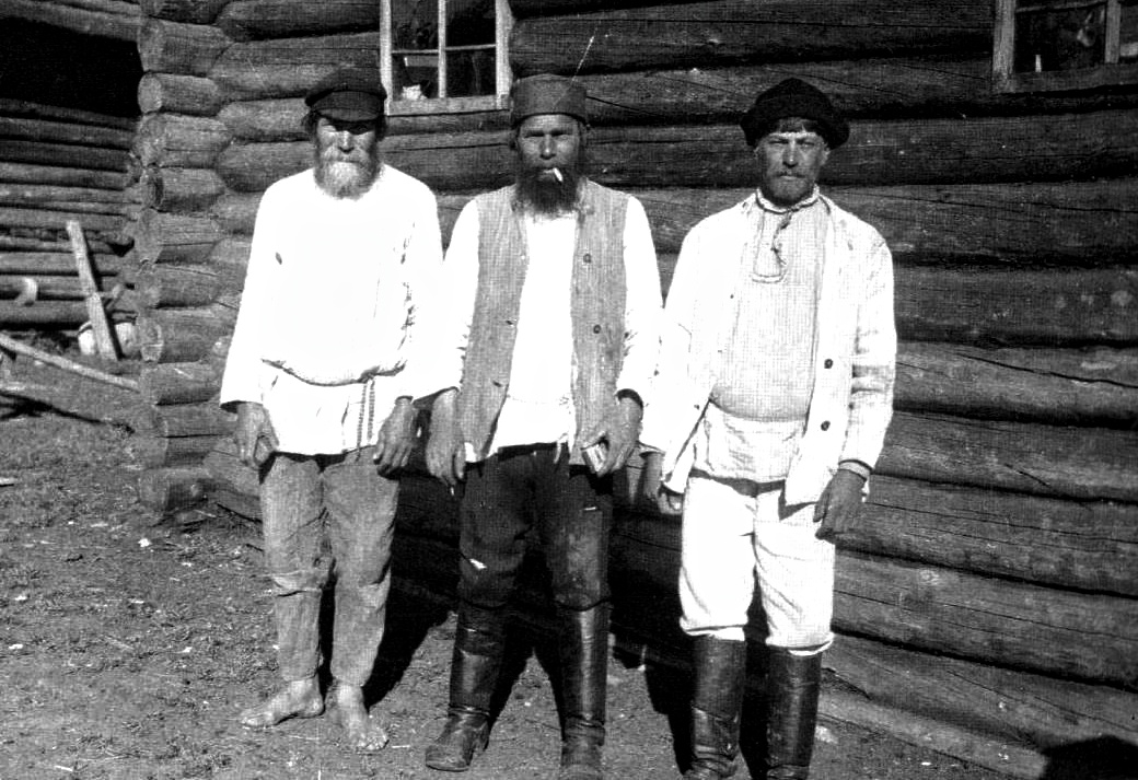 Эти мужики явно для старых дев... Фото из открытых источников.