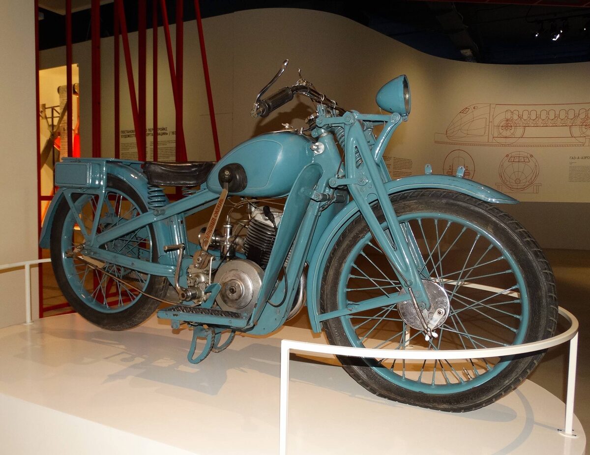 Мотоцикл Л-300, фото автора. Листаем галерею -->>