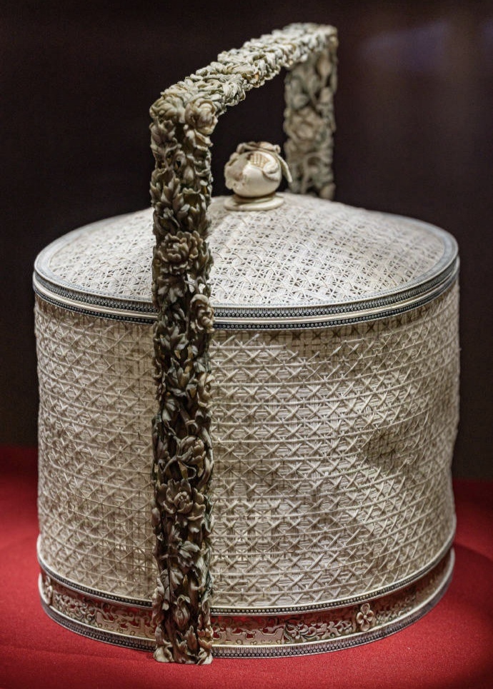 Плетеная корзина из слоновой кости династии Цин