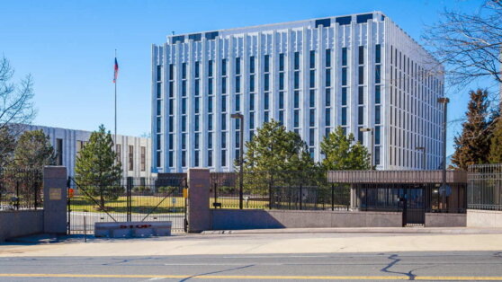    Российское посольство сообщило о контактах с властями США в связи с авиакатастрофой в Вашингтоне Богдан Герцен