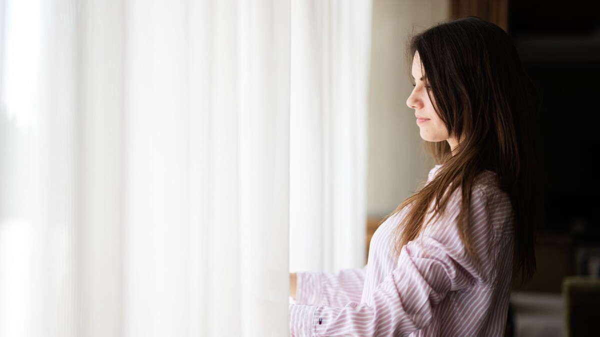 Почему зимой хочется спать больше, чем обычно, и как наладить режим сна?